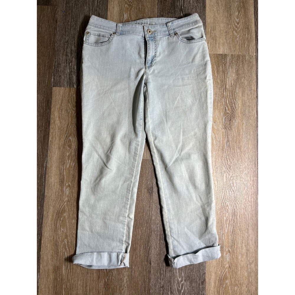 Chico's Platinum Denim Jeans Womens 0 Light Wash Blue Cropped Cuffed Stretch
